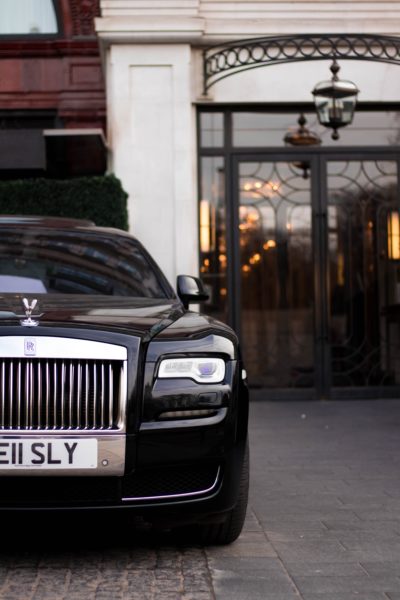 rolls royce in front of outer banks wedding floral design by obx wedding flowers